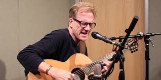 Award-winning songwriter and guitarist Rupert Wates